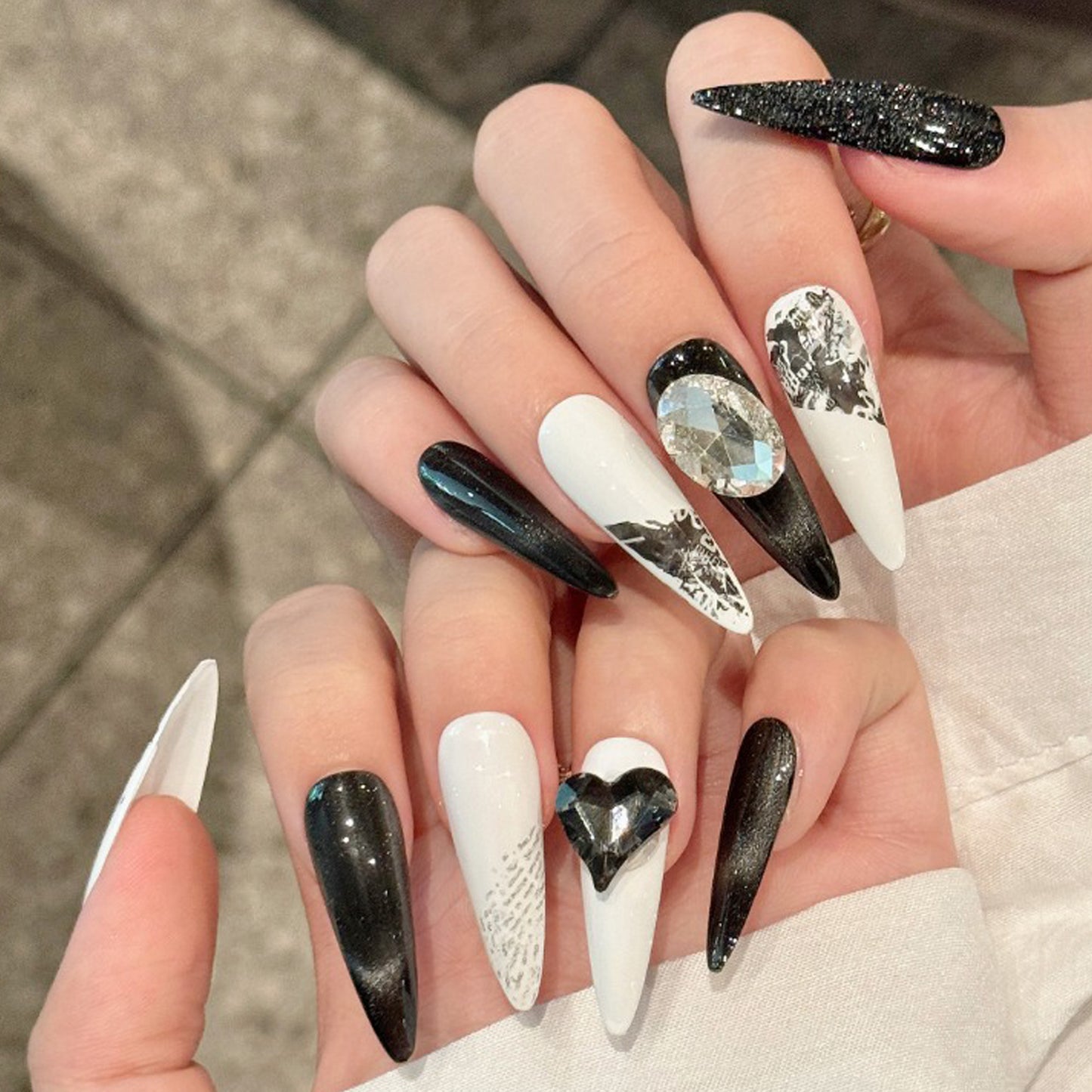 TheMore Crazy 100% Handcrafted Premium Press-On Nails [N025]